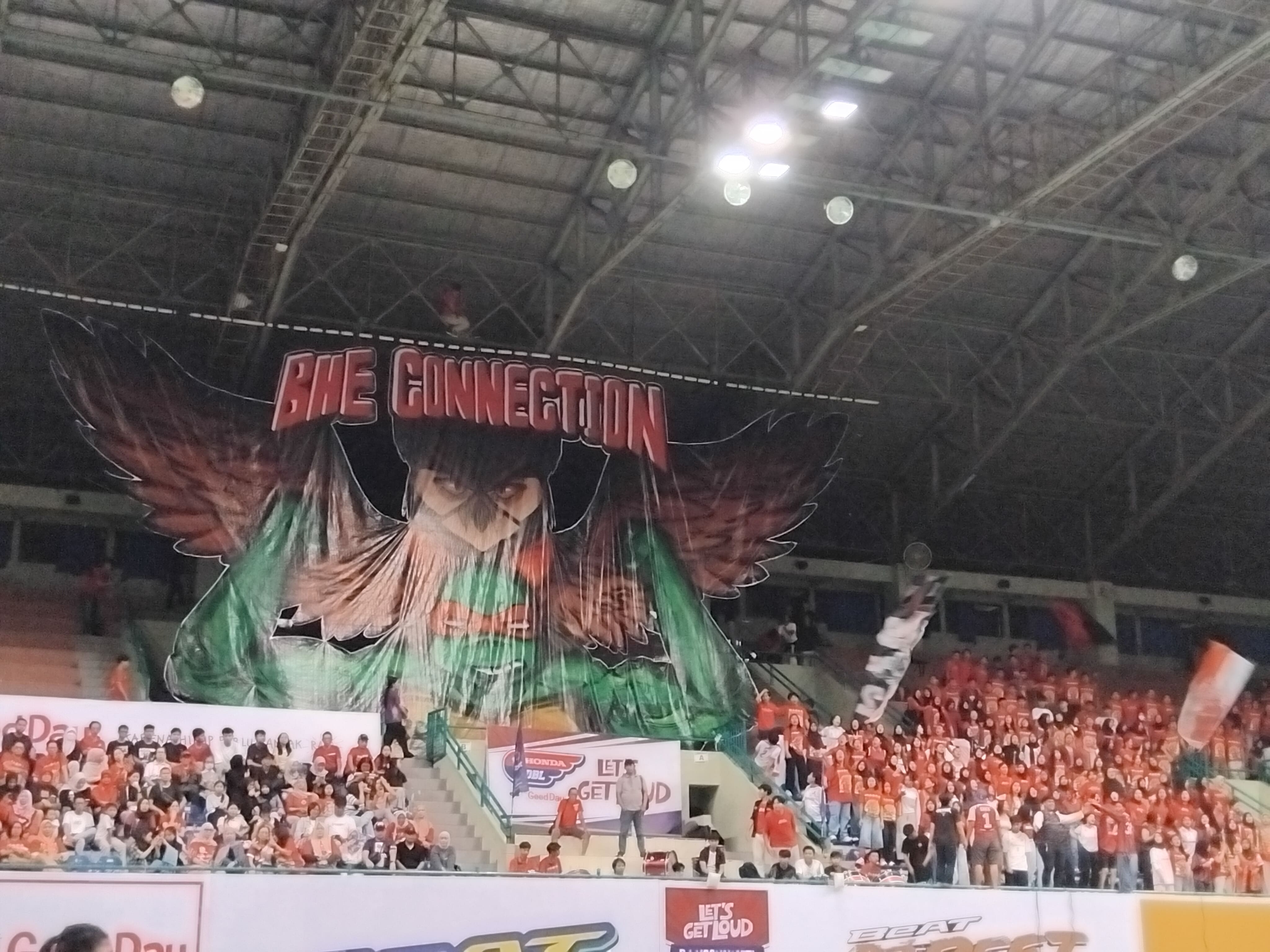 Massa Padmanaba saat membentangkan koreografinya.