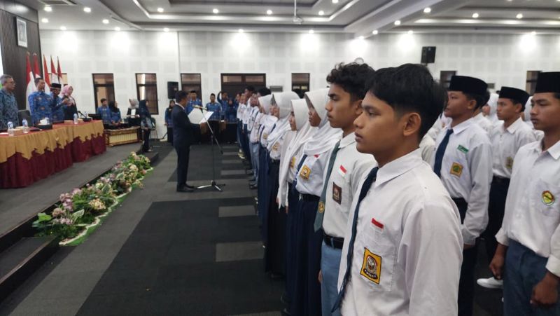 HARU: Siswa SMP SMA Sederajat dilantik sebagai Ketua OSIS hasil pemilos.&nbsp;