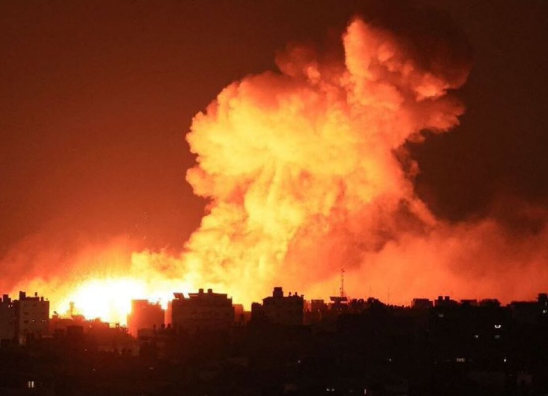 Serangan udara Israel ke Gaza (28/10/2025). (X/@mhdksafa)