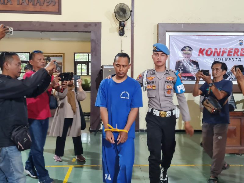 DITANGKAP: Bejo tega memukul anak angkatnya yang masih berusia delapan tahun dan kini mendekam di penjara.&nbsp;