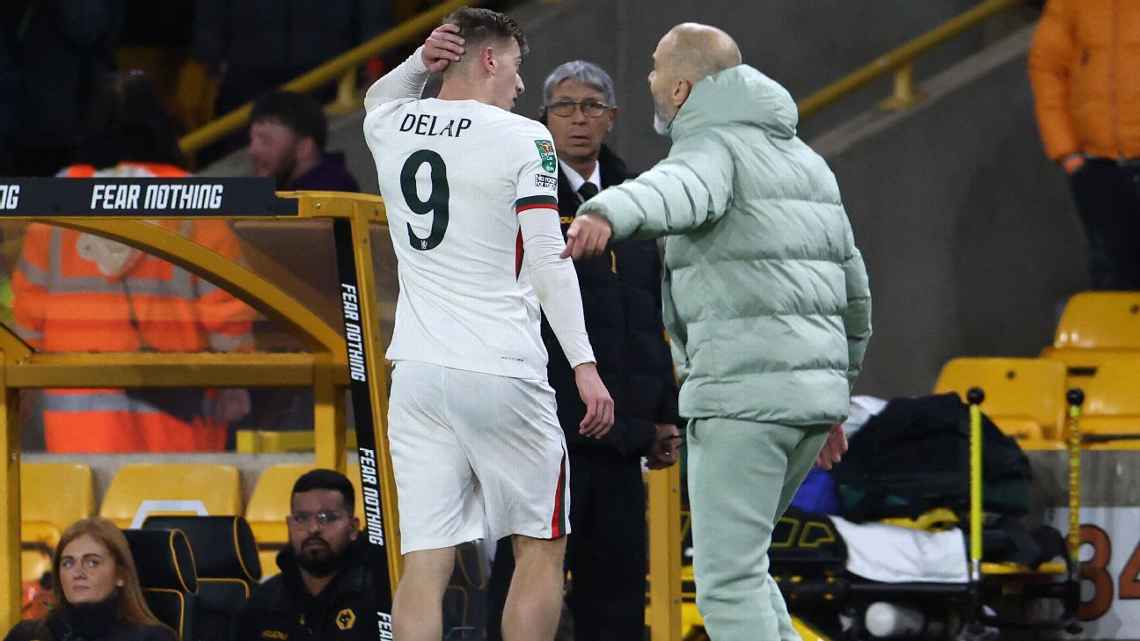 Pelatih Chelsea, Enzo Maresca marahi Liam Delap karena mendapatkan kartu merah yang menurutnya sangat bodoh dan memalukan