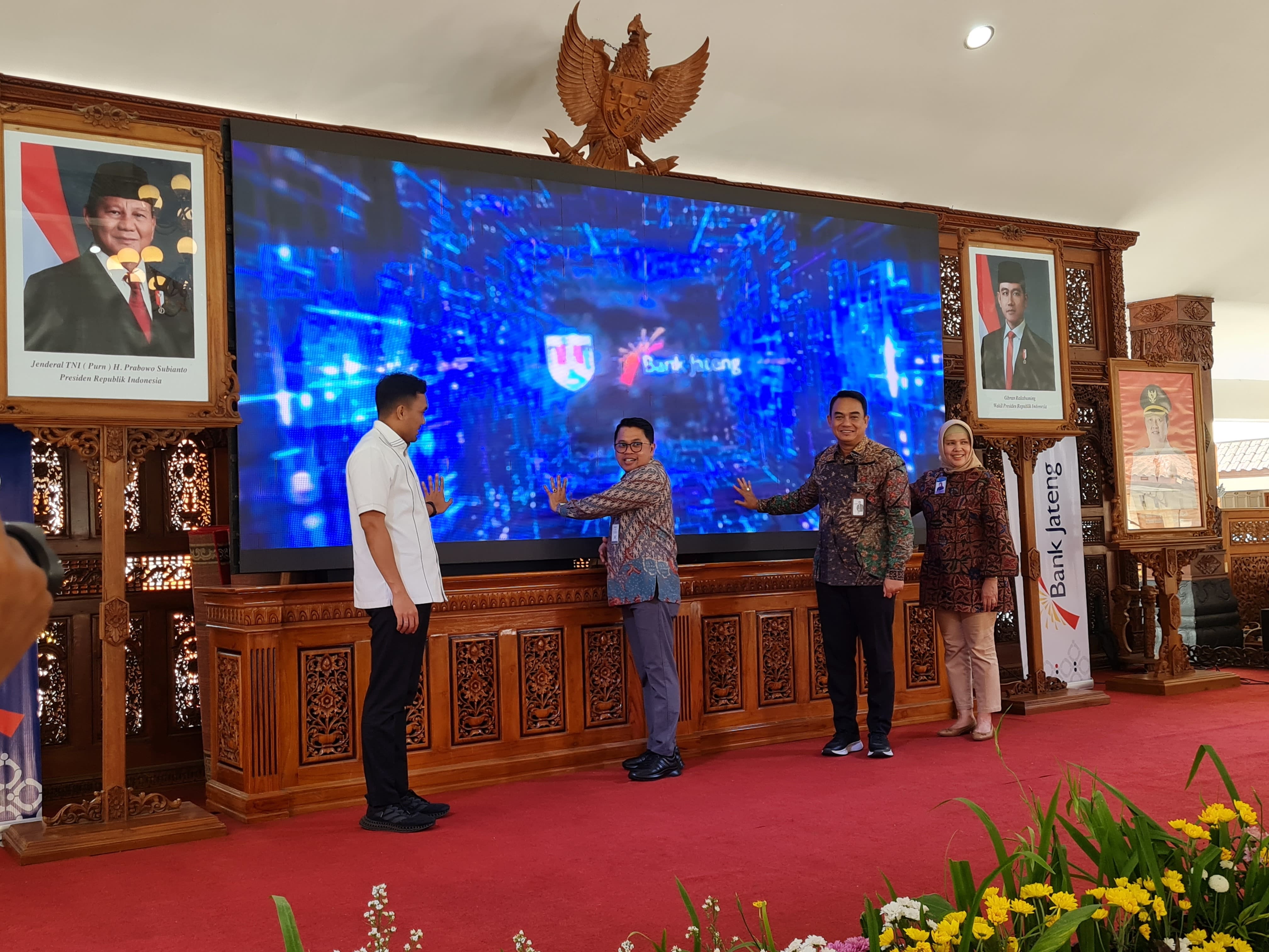 MAGELANG &mdash; Pemkot Magelang meluncurkan Kartu Kredit Pemerintah Daerah (KKPD) sebagai bagian dari langkah percepatan dan perluasan digitalisasi keuangan daerah. Penerapan KKPD yang dimulai pada triwula