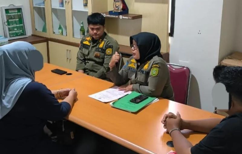 ILEGAL: Pemeriksaan dua pelaku pembuangan sampah di Kabupaten Bantul.