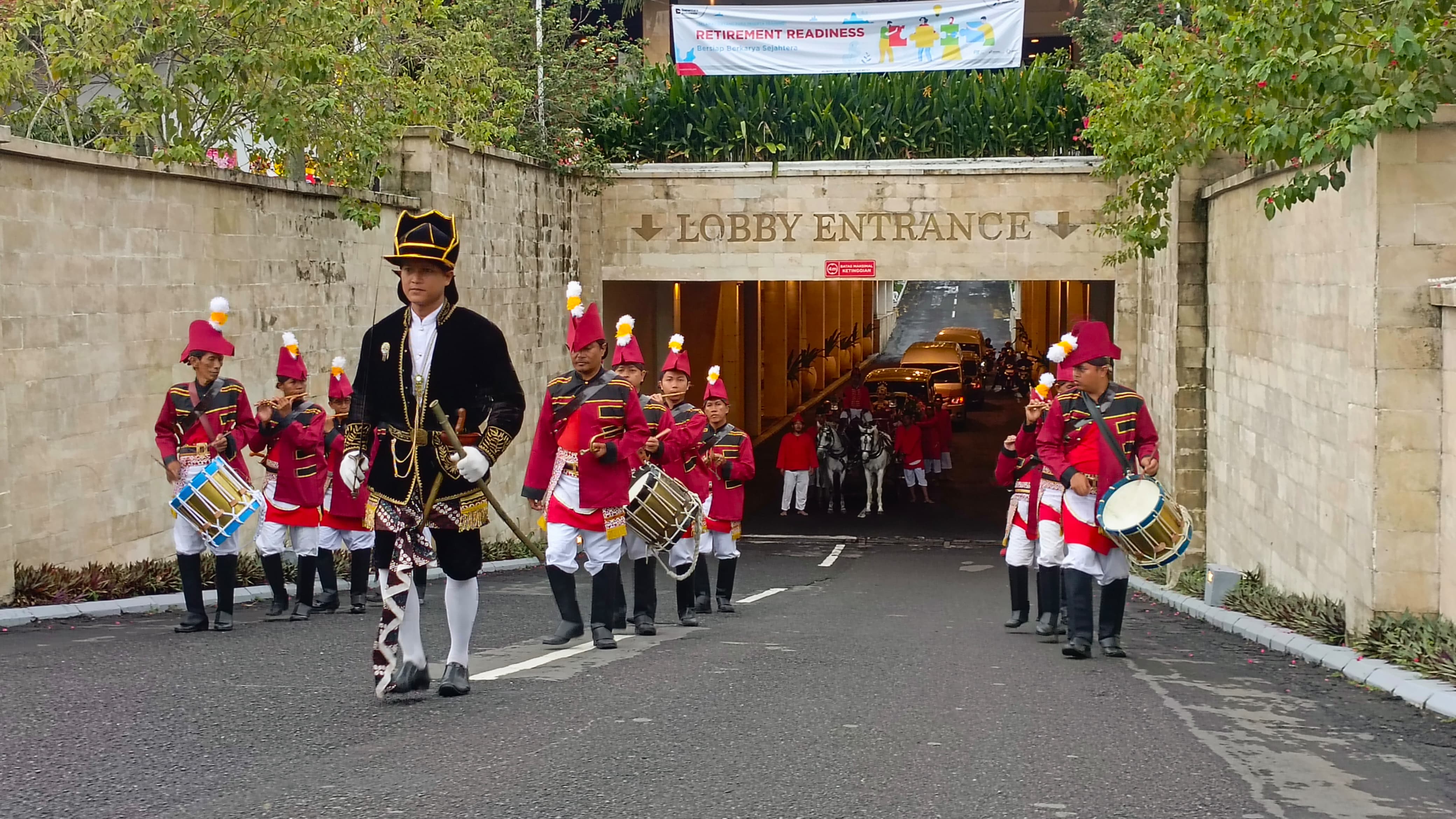 Eras Yudhanto, pemuda Dipowinatan, Kota Yogyakarta, mengubah kecintaannya pada budaya Jawa menjadi peluang bisnis melalui kelompok Prajurit Jogja 2 (PJ2).