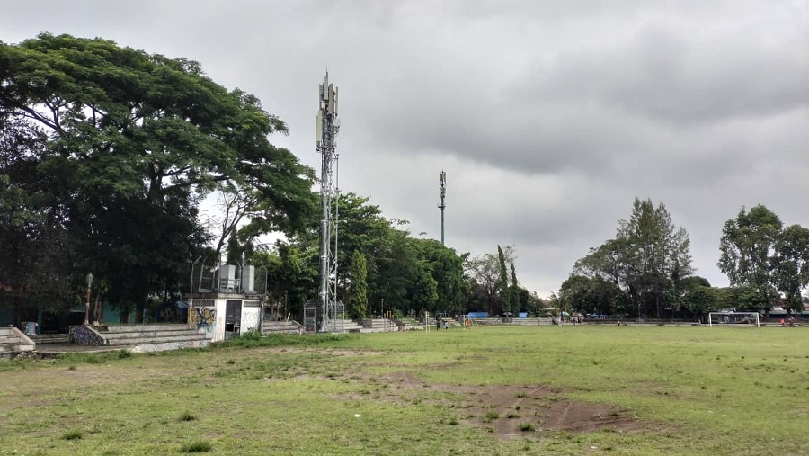DITATA : Wali Kota Jogja Hasto Wardoyo dan jajarannya saat kerja bakti di Lapangan Minggiran,&nbsp;Minggu&nbsp;(02/11/2025).