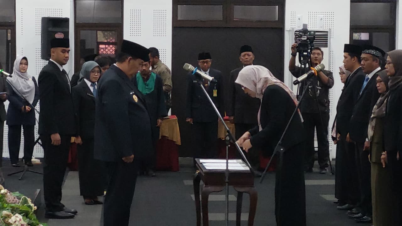 PELANTIKAN: Bupati Kulon Progo melantik sejumlah pejabat administrator dan manajerial.