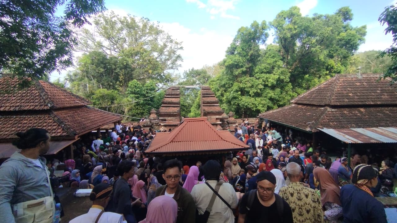 Makam Raja-raja Imogiri saat tradisi Nguras Enceh Jumat (27/6)