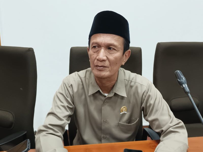 Ketua DPRD Kebumen Saman