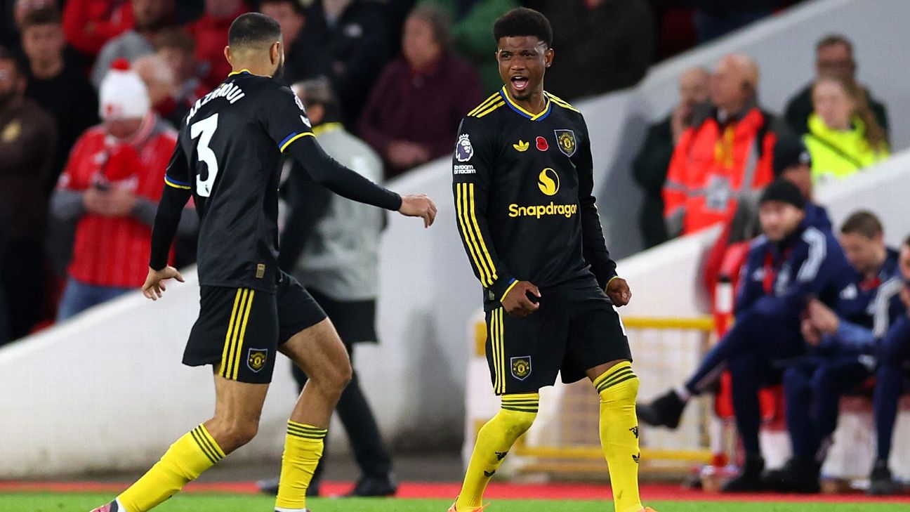 Selebrasi Amad Diallo setelah mencetak gol penyeimbang dengan tembakan voli atas Nottingham Forest