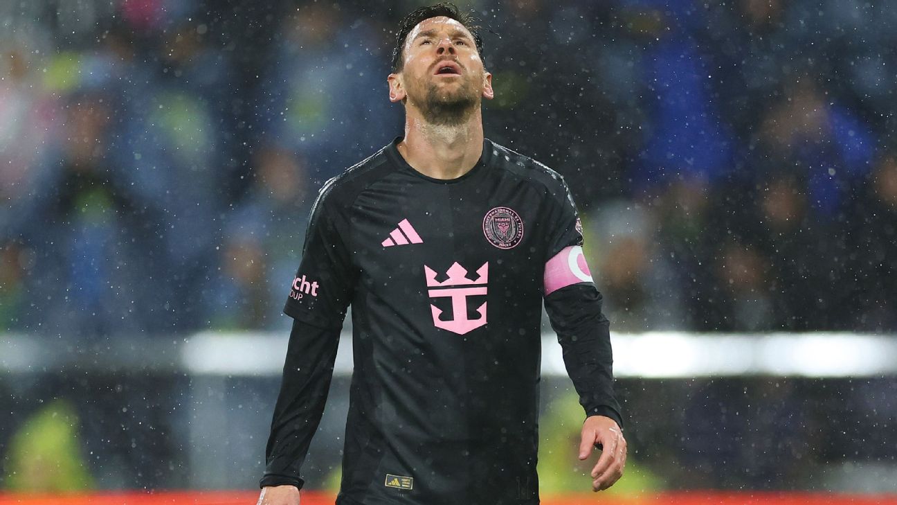 Kekecewaan terlihat dari diri Lionel Messi setelah kekalahan Inter Miami atas Nashville di playoff Major League Soccer
