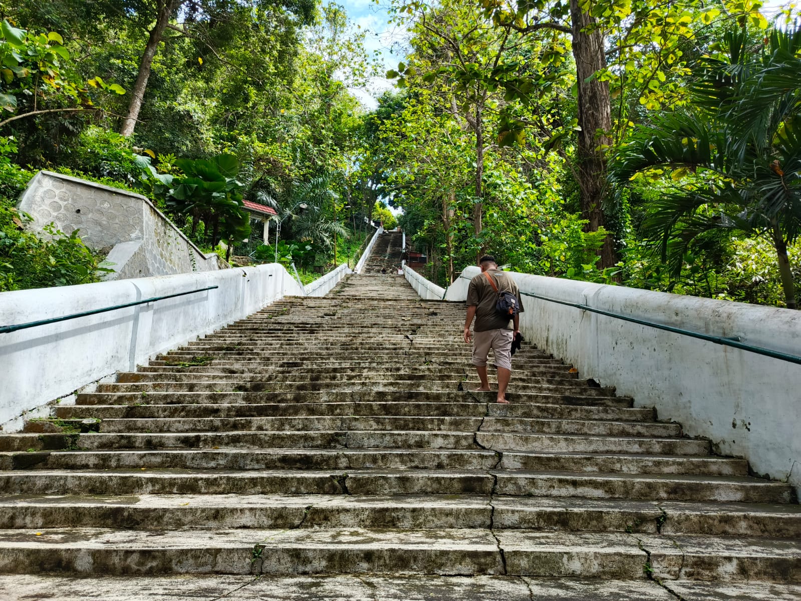 Tangga di komplek makam raja Imogiri