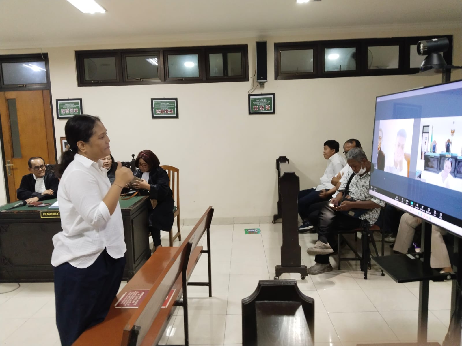 Suasana sidang Christiano di PN Sleman yang digelar secara hybrid