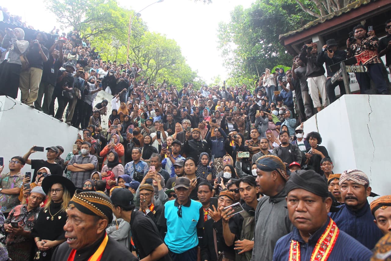 Warga memadati komplek makam Imogiri