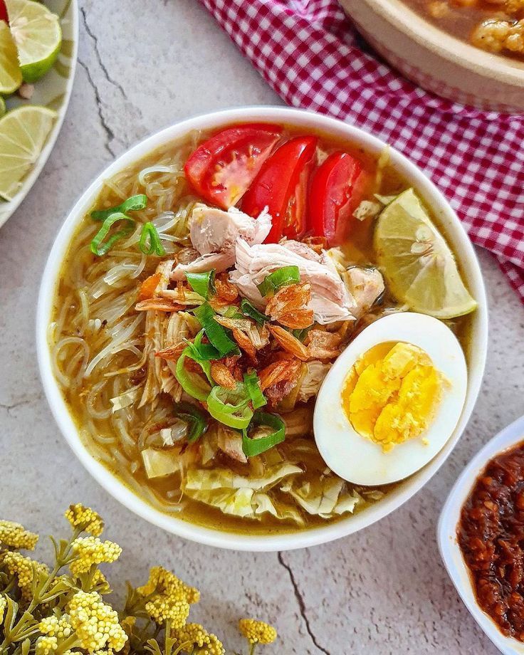 Soto ayam masakan nusantara.