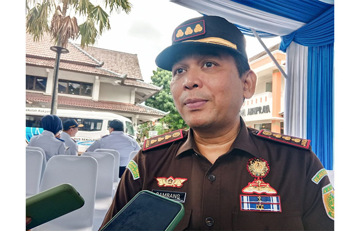 ADA TERSANGKA LAIN: Kepala Kejari Sleman Bambang Yunianto saat ditemui di SRMA 20 Sleman, Kamis (11/10).