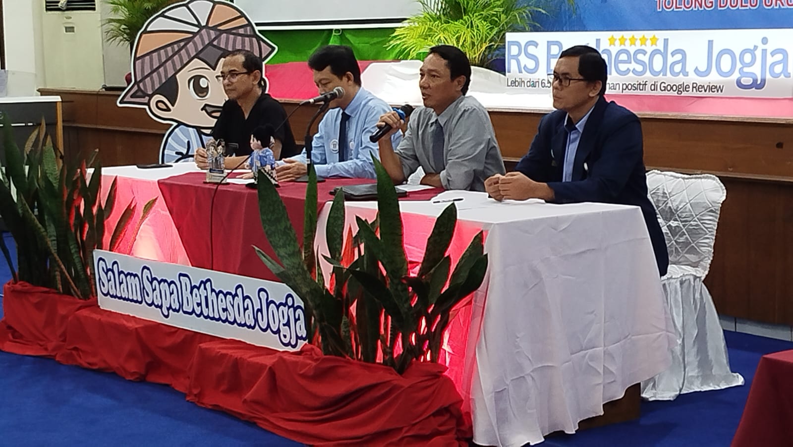 Dandung Bawono, Wahyu Widiyanto, Edy Wibowo, dan Muji Raharjo, di RS Bethesda Yogyakarta, Kamis (6/11/2025).
