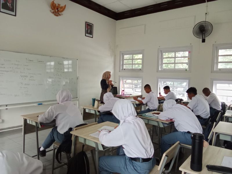 GRATIS TAPI LEBIH MODERN: Suasana pembelajaran di SMRA 19, Kamis (6/11/2025).