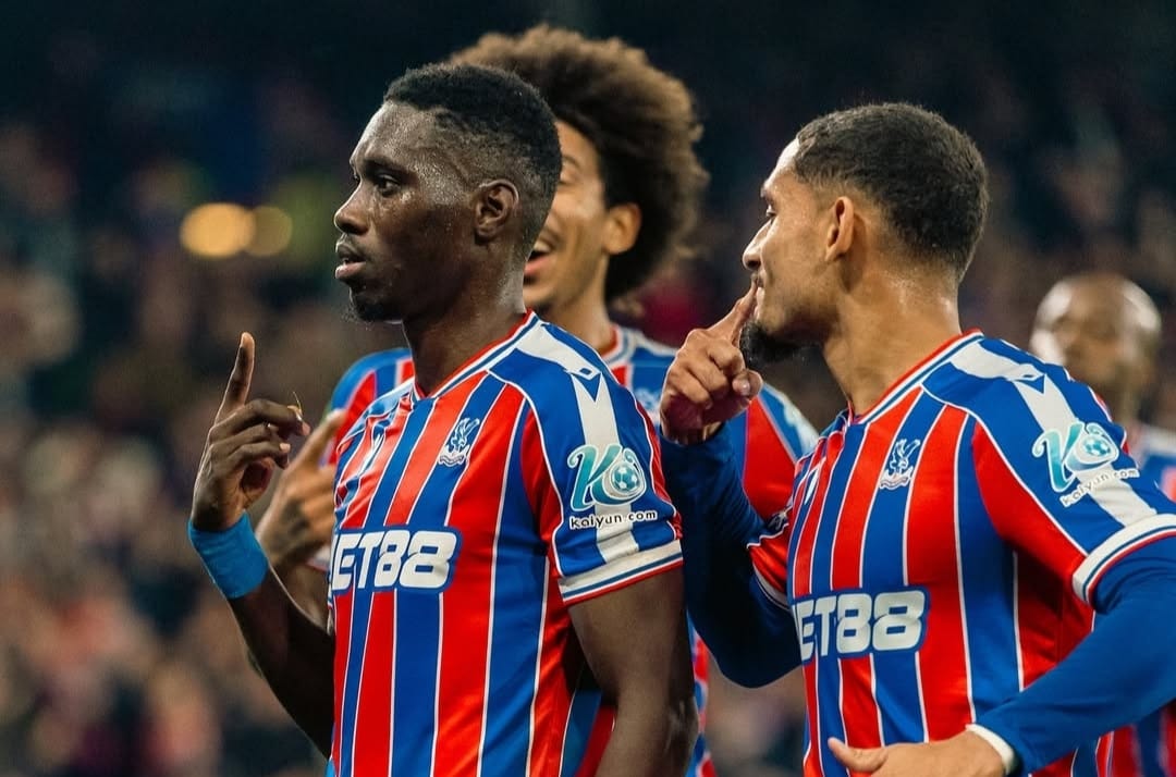 Ismaila Sarr menjadi pahlawan kemenangan Crystal Palace dengan dua golnya ke gawang AZ Alkmaar di Conference League