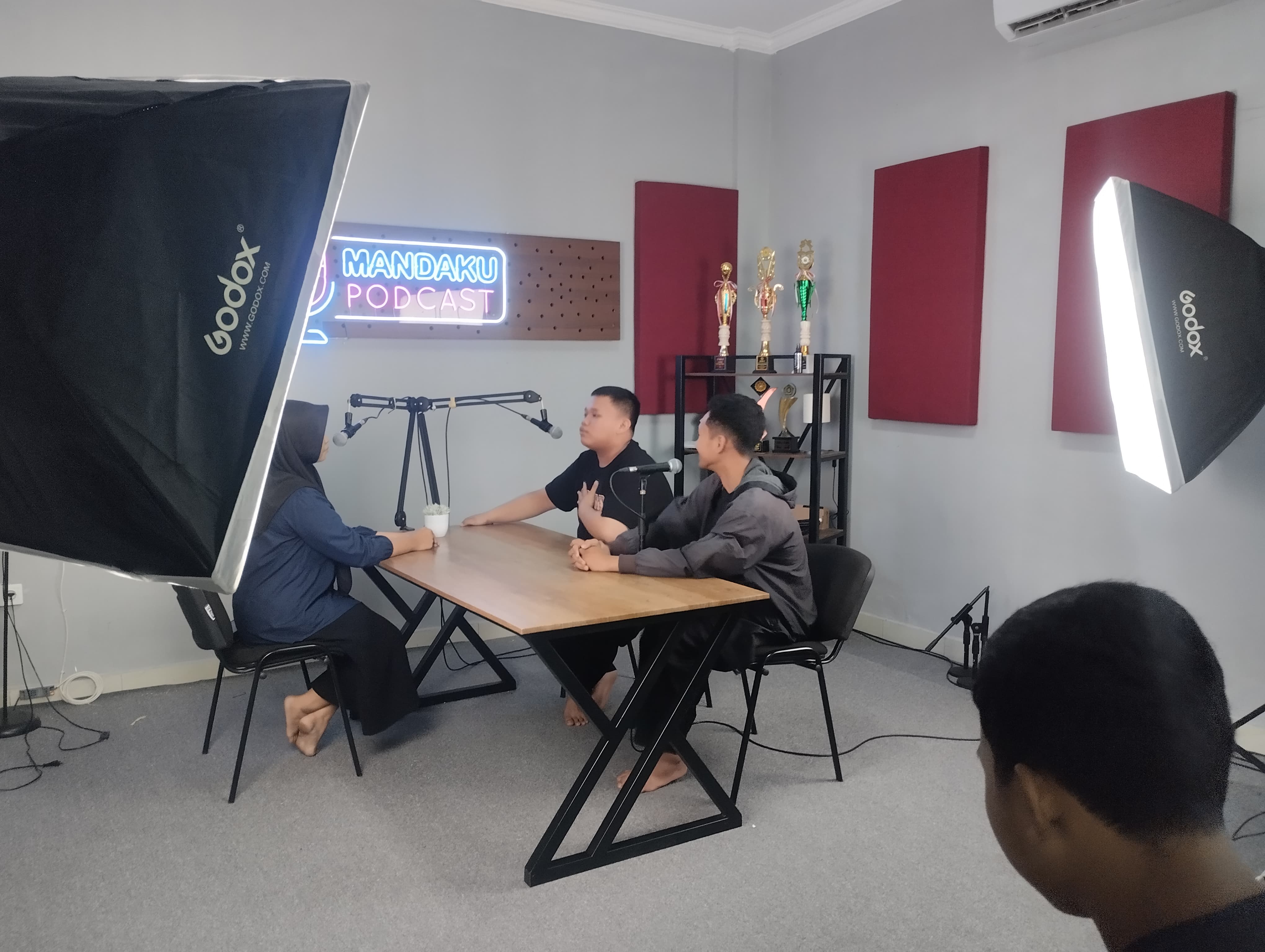 FOKUS: Siswa MAN 2 Kulon Progo mengasah keterampilan saat ekstrakurikuler di lingkungan sekolah.