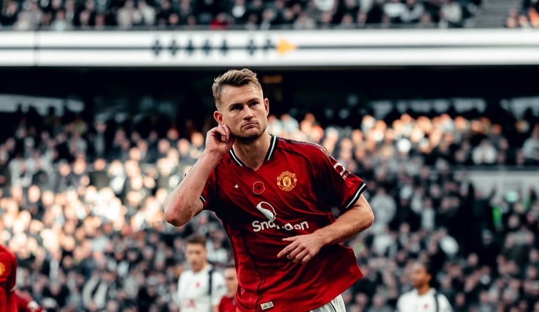Matthijs de Ligt cetak gol penyeimbang Manchester United atas Tottenham Hotspur di menit akhir laga