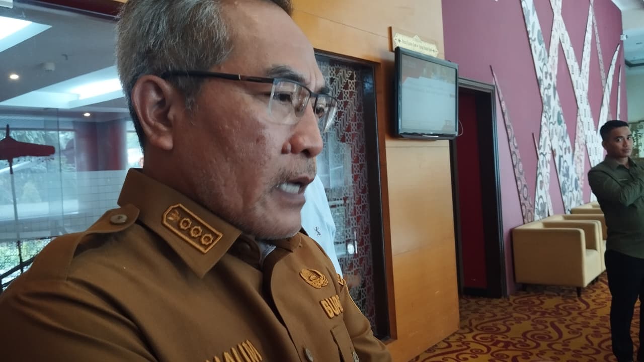 Bupati Bantu Abdul Halim Muslih