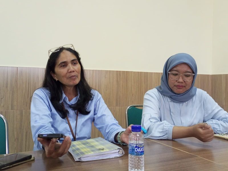 MENTOR UMKM: Konsultan PLUT memberikan pengarahan kepada pelaku UMKM yang berkonsultasi di kantor PLUT KUMKM beberapa waktu lalu.