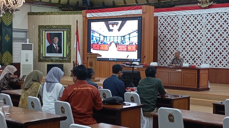 RAPAT :&nbsp;Suasana Rapat Koordinasi Transporter Mandala Krida dan Kebun Raya dengan Pemerintah Kota (Pemkot) Jogja yang digelar di Ruang Bima Balai Kota, Jumat (14/11/2025).