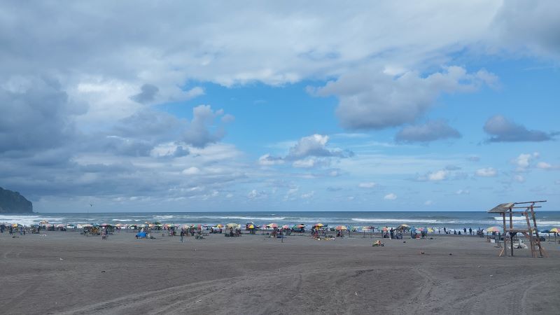 RAMAI: Pantai Parangtritis salah satu objek wisata yang berada di Kalurahan Parangtritis