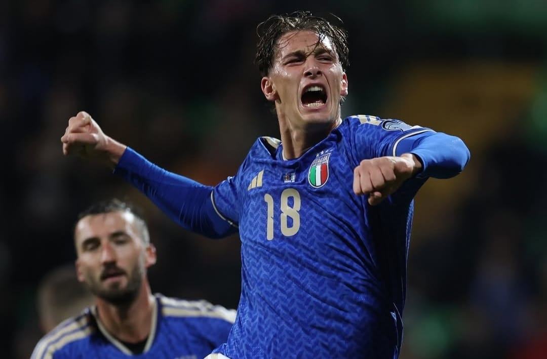 Selebrasi Pio Esposito setelah mencetak gol kemenangan Italia atas Moldova di Kualifikasi Piala Dunia