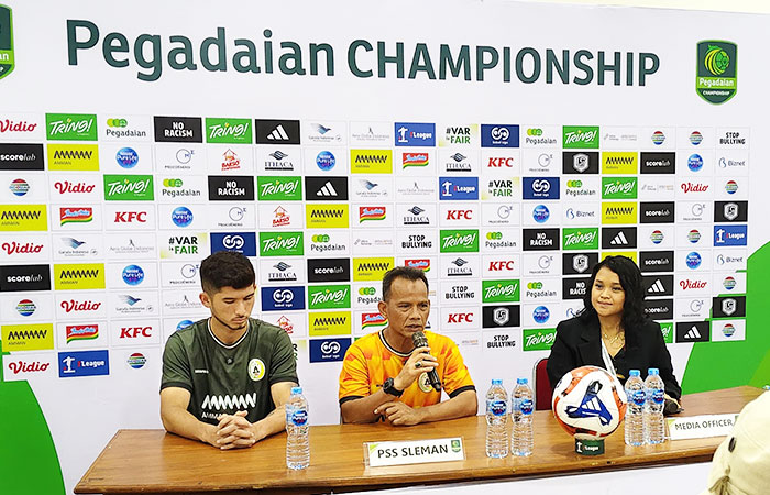 Sesi konferensi pers sebelum pertandingan antara PSS Sleman melawan Persiku Kudus.