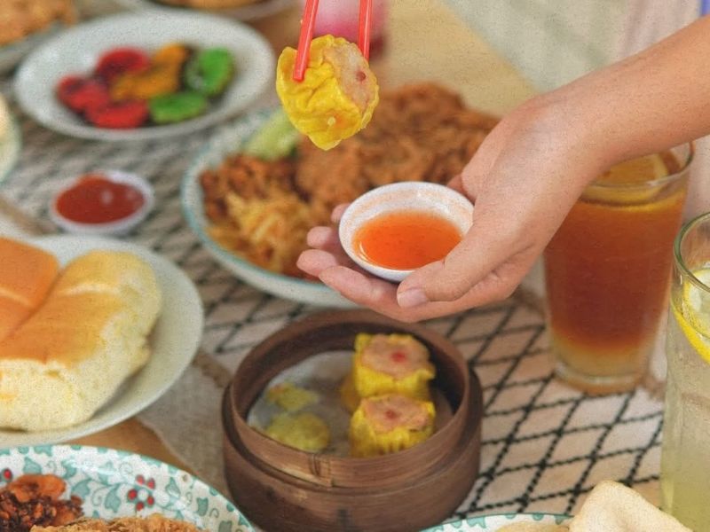 Berbagai menu di Kedai Tjeria 90