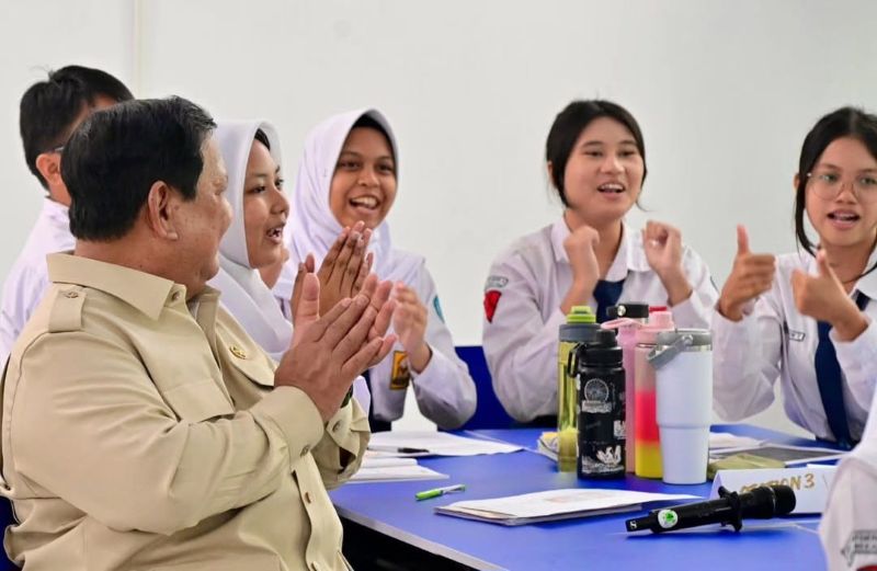 Presiden Prabowo resmikan program digitalisasi pembelajaran.
