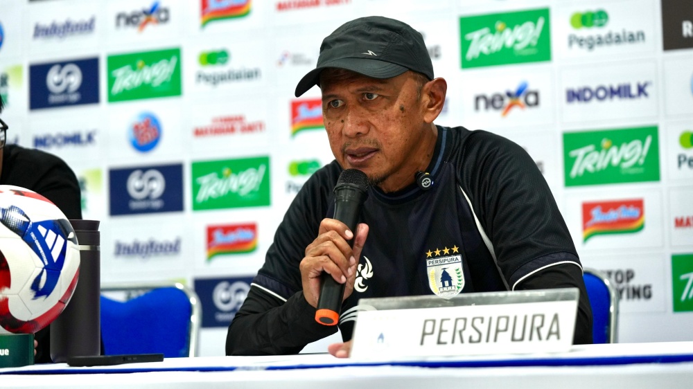 Pelatih Persipura, Rahmad Darmawan meminta tim besutannya tetap waspada melawan PSIS Semarang