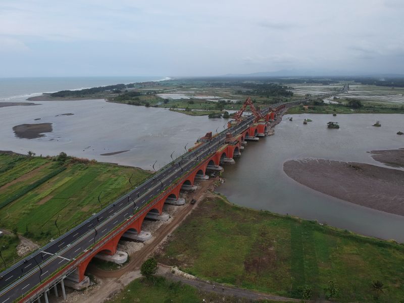 Jembatan Pandansimo Yogyakarta yang berubah nama menjadi Jembatan Kabanaran.
