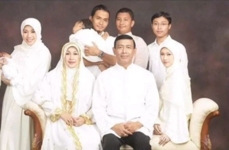 Foto Keluarga Jenderal Wiranto.