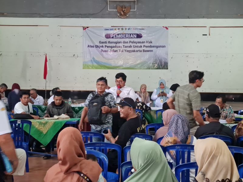 DAPAT GANTI: Warga dari sejumlah desa di Kabupaten Magelang memperoleh uang ganti rugi dari proyek Tol Jogja-Bawen.