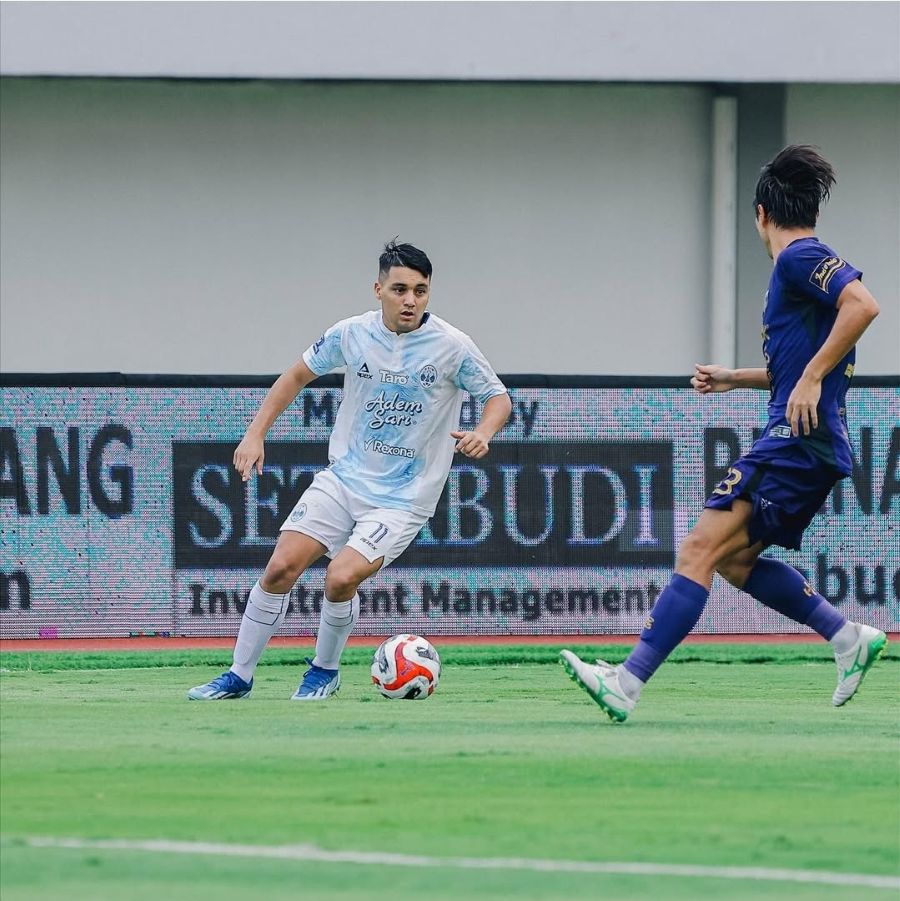 Gelandang asing PSIM Jogja Pulga Vidal.