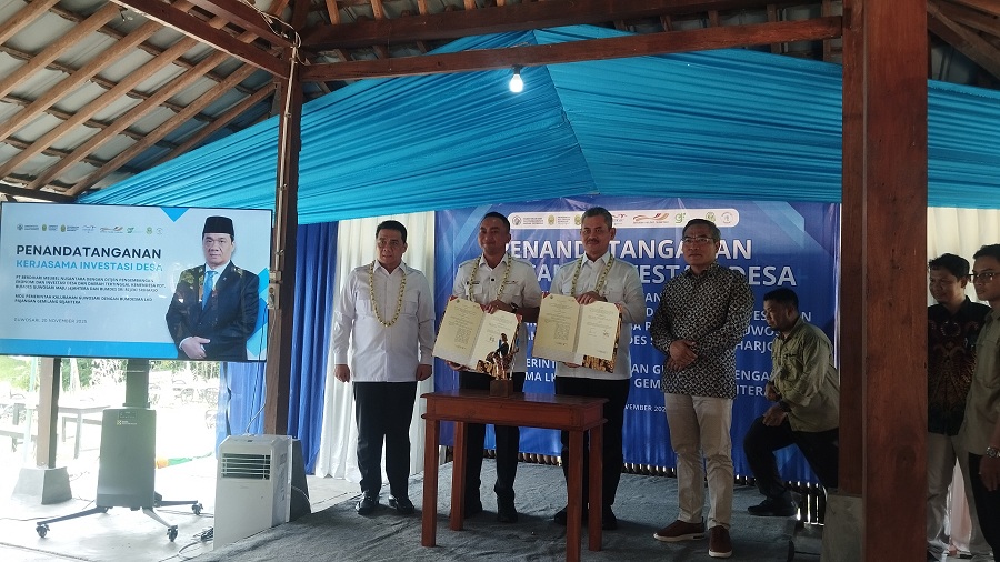 SIMBOLIS: Wakil Menteri Desa dan Pembangunan Daerah Tertinggal Ahmad Riza Patria saat berkunjung di Gowosari Bantul untuk menjalin kerja sama investasi.