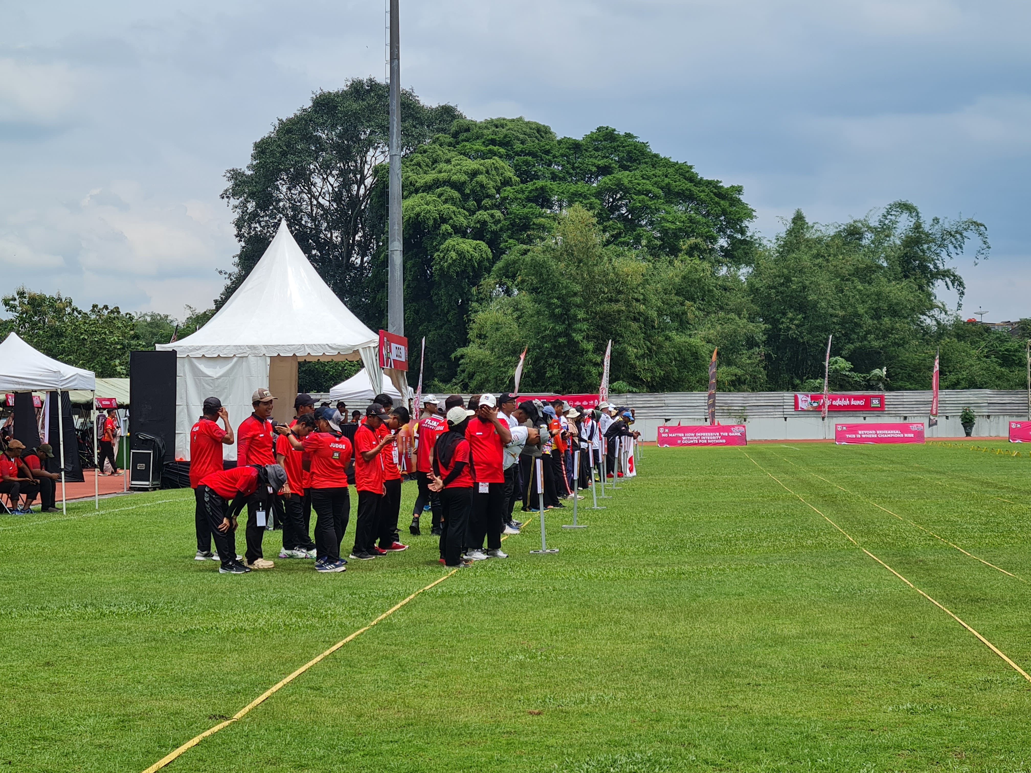 Wali Kota Magelang membuka gelaran&nbsp;bertajuk&nbsp;Gladi Barebow 4th Open International di Stadion Moch Soebroto, Kamis (20/11).
