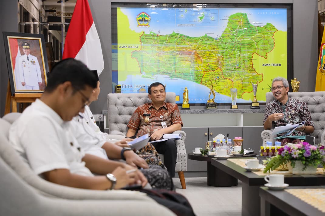 Gubernur Jawa Tengah Ahmad Luthfi saat menerima jajaran Dinas Perhubungan Jateng di kantornya Jumat (21/11)