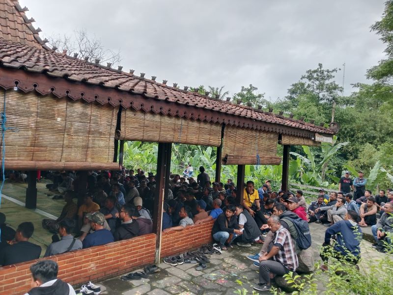 KOORDINASI: Mantan karyawan PT Primissima saat melakukan pertemuan di Puri Mataram Resto Jumat (21/11).
