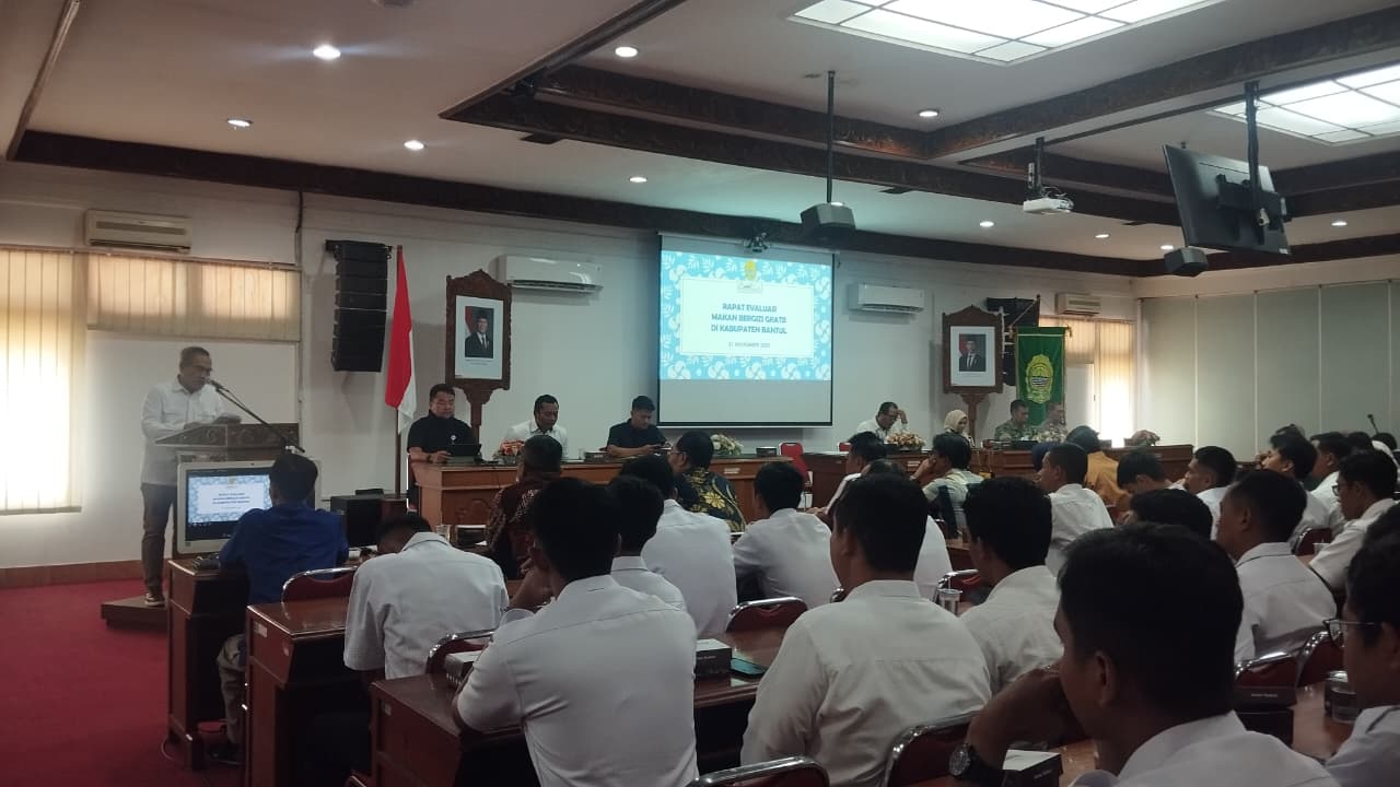 EVALUASI: Pemkab Bantul sedang mengevaluasi SPPG di ruang Mandala Saba Gedung Induk Lantai tiga Pemkab Bantul Jumat (21/11)