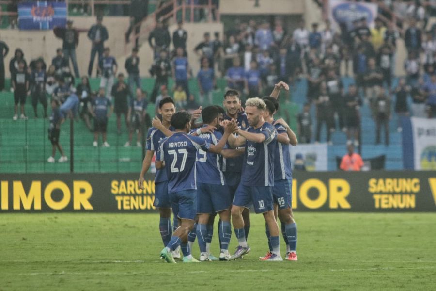 Foto pertandingan antara PSIM Jogja melawan Bhayangkara FC.