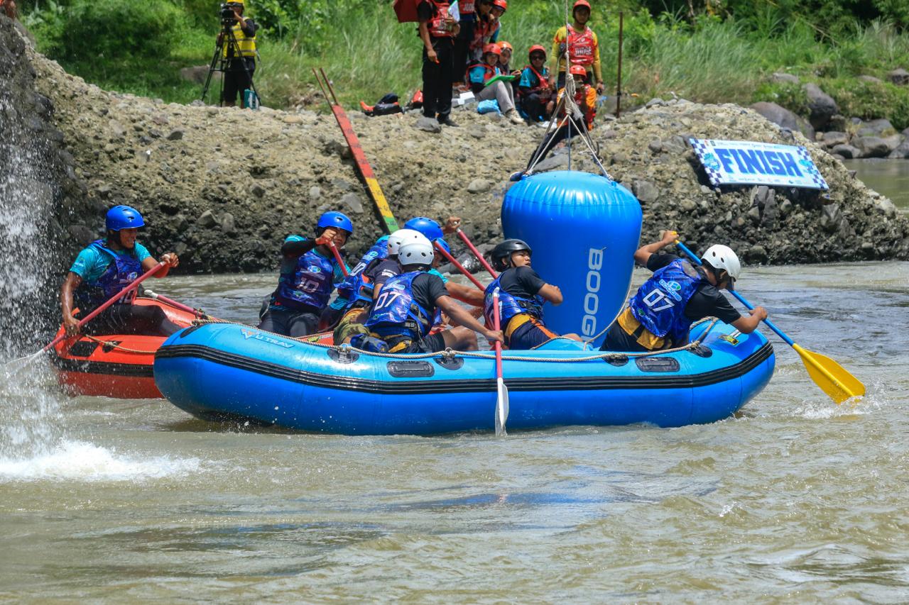 Kegiatan Arung Progo Festival 2025 di Gerbang Samudera Raksa Sungai Progo, Minggu (23/11/2025).