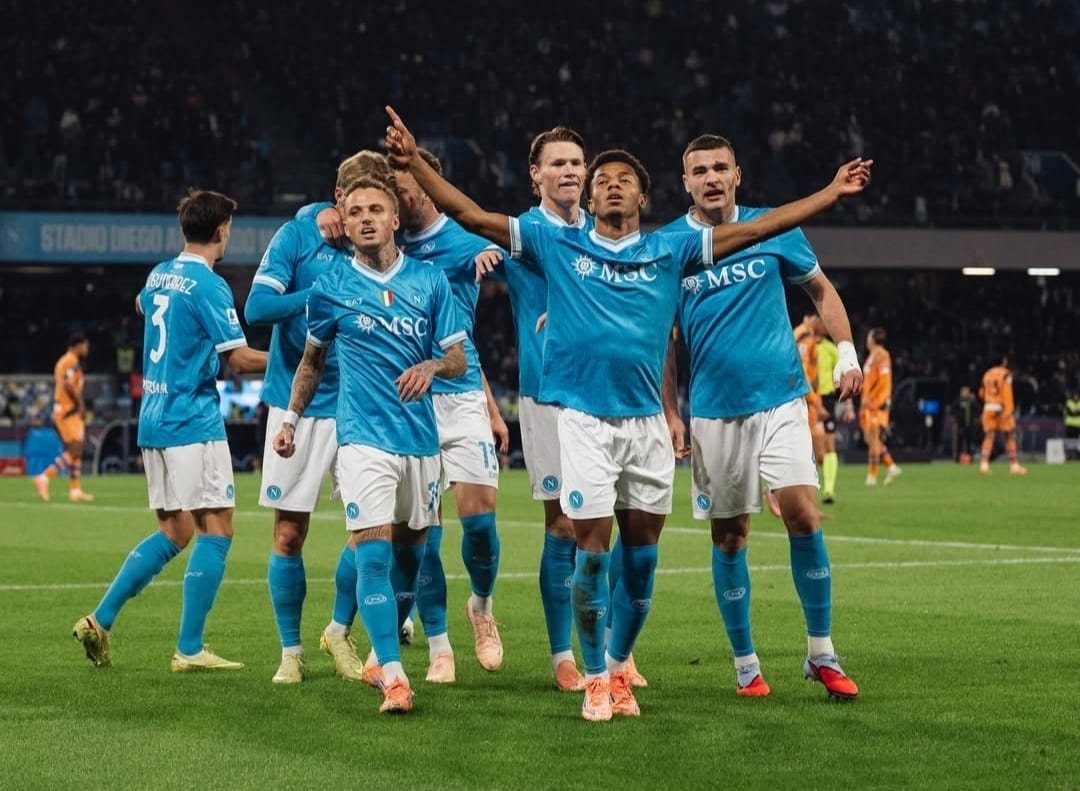 Para pemain Napoli rayakan kemenangan atas Atalanta di Serie A