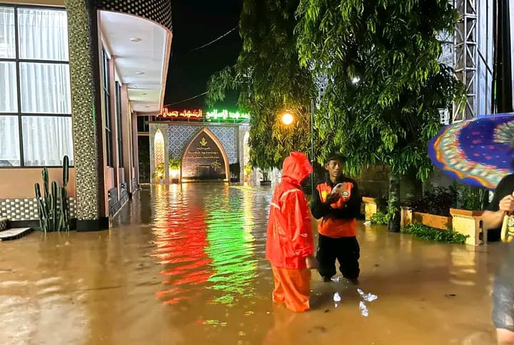 Pantauan udara oleh tim BPBD Kebumen yang memperlihatkan kondisi banjir mulai surut setelah semalaman Desa Sumberadi, Kecamatan Kebumen terendam banjir. (Dokumentasi BPBD Kebumen)
