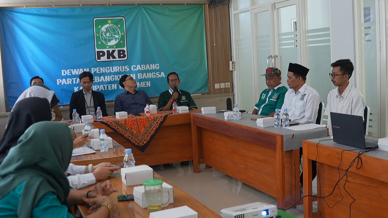 Tim KPU Kebumen menyambangi Kantor DPC PKB Kebumen. Kunjungan tersebut untuk sosialiasi pentingnya pemutakhiran data partai politik. (Dokumentasi KPU Kebumen)