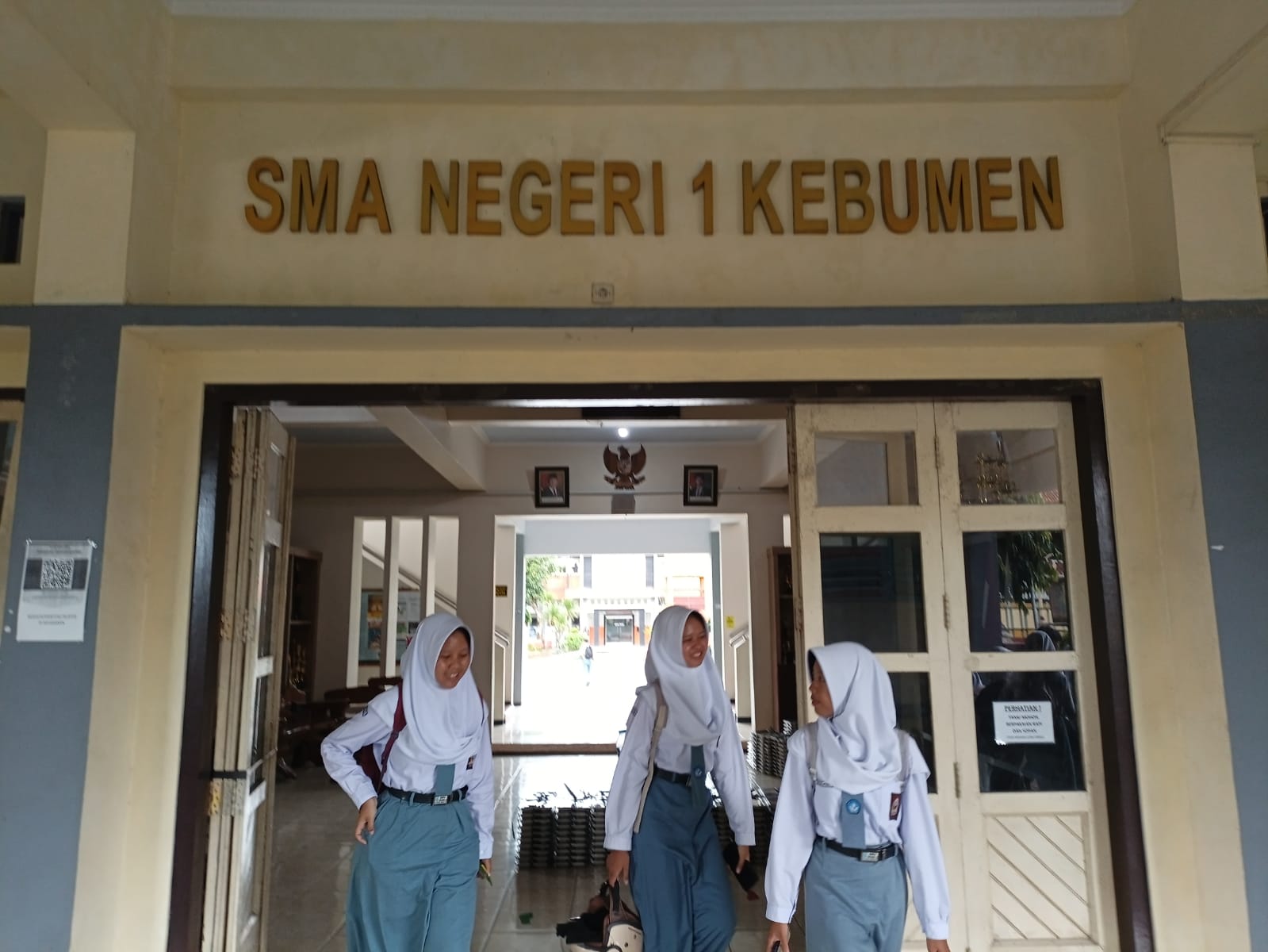 Siswa SMAN 1 Kebumen merasa keberatan dengan kebijakan enam hari sekolah. (M Hafied/Radar Jogja)