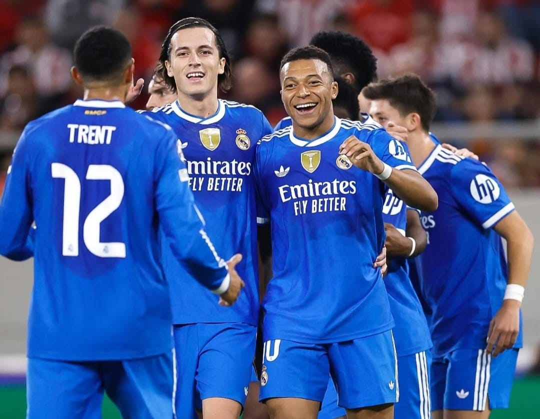Para pemian Real Madrid rayakan quattrick Kylian Mbappe dalam kemenangan atas Olympiacos di Liga Champions