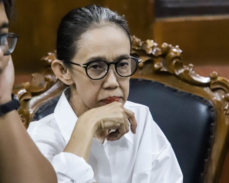 Nany Widjaja di Pengadilan Negeri Surabaya, Rabu (27/11). (Lugas Wicaksono/Jawa Pos)
